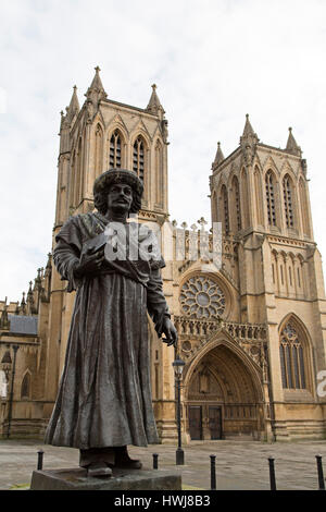 Zustand des Rajah Rammohun Roy (Raja Ram Mohan Roy) außerhalb der Kathedrale von Bristol, England. Roy war ein Denker und Bengali. Stockfoto