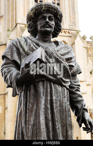 Zustand des Rajah Rammohun Roy (Raja Ram Mohan Roy) außerhalb der Kathedrale von Bristol, England. Roy war ein Denker und Bengali. Stockfoto