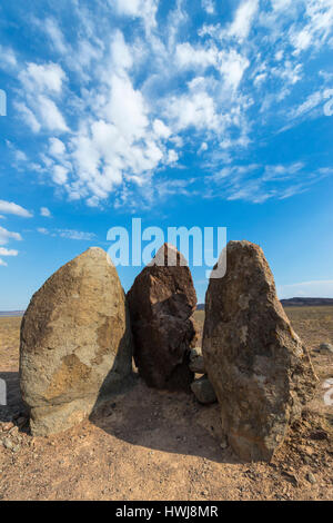 Antiken Kamin Steinen, Website des 12. Jahrhundert Lager von Dschingis Khan und seine Truppen, Nationalpark Altyn-Emel, Almaty Region, Kasachstan, Zentralasien Stockfoto