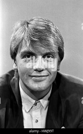 Deutscher Komiker, Wis und Moderator Hape Kerkeling, Deutschland 1980er Jahre. Deutsche Comedian, Schauspieler und TV-Moderator Hape Kerkeling, Deutschland der 80er Jahre. Stockfoto