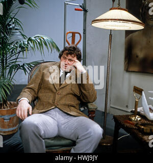 Deutscher Kabarettist, Autor und Wis Gerhard Polt, Deutschland 1980er Jahre. Deutsche Kabarettist, Autor und Schauspieler Gerhard Polt, Deutschland der 80er Jahre. Stockfoto