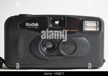 Alte Kodak analoge Kamera, Modell KB20. 35mm Film Kompaktkamera mit 30mm Ektanar Objektiv bei f/8, Verschlusszeit von 1/100. Hergestellt in Mexiko. Stockfoto