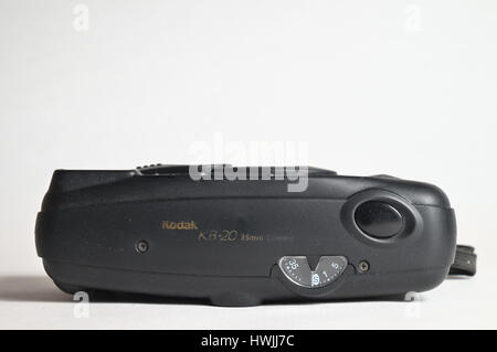 Alte Kodak analoge Kamera, Modell KB20. 35mm Film Kompaktkamera mit 30mm Ektanar Objektiv bei f/8, Verschlusszeit von 1/100. Hergestellt in Mexiko. Stockfoto