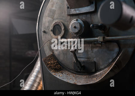 Kaffee Bohnen kochen während der Röstung Stockfoto