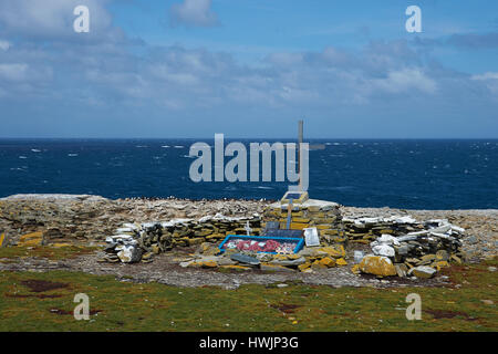 Denkmal für HMS Sheffield, Type 42 Zerstörer, die vor der Küste von Seelöwe-Insel im Falkland-Krieg 1982 sank. Stockfoto