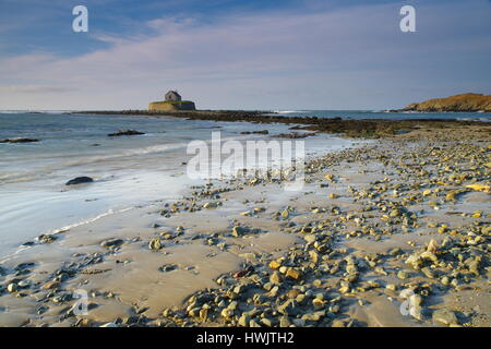 Church in the Sea, Porth Cwyfan, Aberffraw, Anglesey, North Wales, Stockfoto