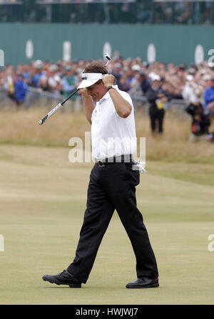 PHIL MICKELSON BIRDIES 18. die OPEN CHAMPIONSHIP OPEN CHAMPIONSHIP MUIRFIELD EAST LOTHIAN Schottland 21. Juli 2013 Stockfoto