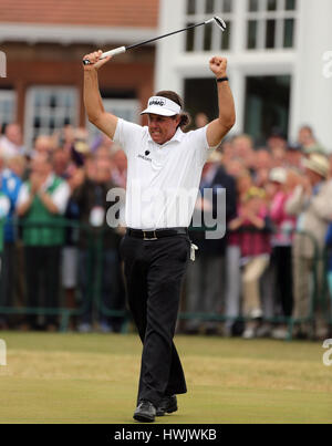 PHIL MICKELSON BIRDIES 18. OPEN CHAMPION MUIRFIELD EAST LOTHIAN Schottland 21. Juli 2013 Stockfoto