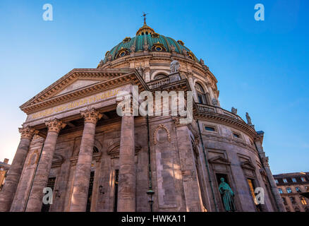 Kopenhagen, Dänemark - 11. März 2017: Front Eingang der Marmor-Kirche (Marmokirken) in Kopenhagen auch bekannt als Frederik es Kirche (Freder Stockfoto