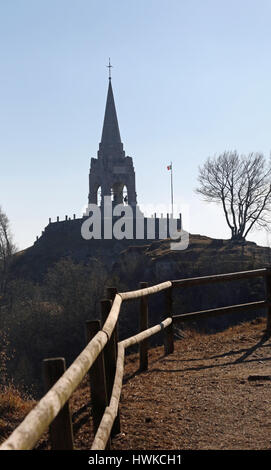 Historischen Beinhaus der Cimone montieren in Erinnerung an die Soldaten, die während des ersten Weltkrieges in den Bergen von Nord-Italien gestorben Stockfoto