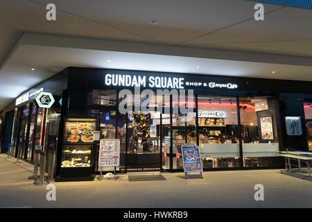 OSAKA, JAPAN CIRCA APRIL 2016: Gundam Shop und Café Expocity. Stockfoto