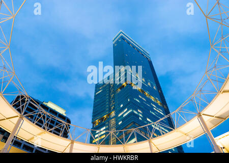 OSAKA, JAPAN CIRCA APRIL 2016: Abeno Harukas ist das höchste Gebäude in Japan. Stockfoto