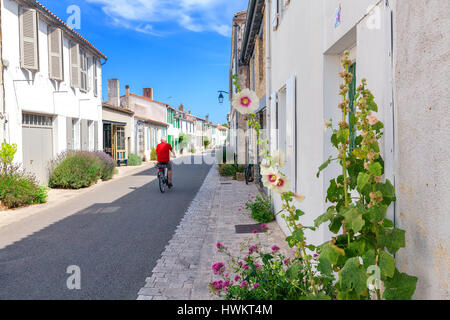 Straße in Ars-En-Re Stockfoto