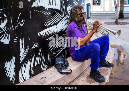 Straßenmusiker spielen in der alten Stadt von San Juan Puerto rico Stockfoto