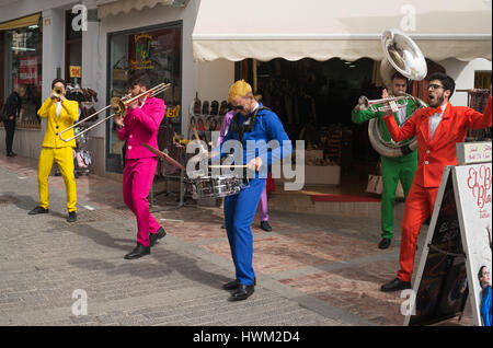 Nerja Karneval 2017, street jazz-Musiker spielen, Andalusien, Spanien Stockfoto