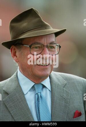 HARRY THOMPSON-JONES Rennen PFERDETRAINER 19. April 1996 Stockfoto