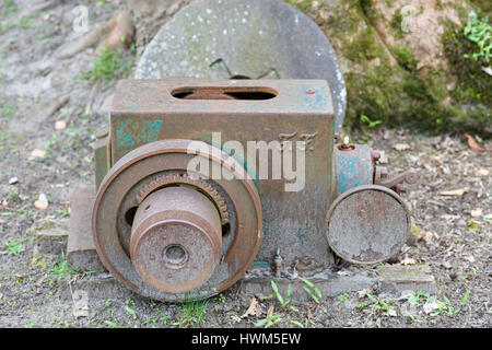 Alte verwitterte Maschinen Stockfoto