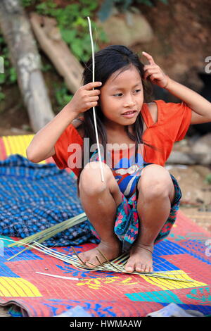 Luang Namtha SPR, Laos-Oktober 6, 2015: die Akha Bergstämme sind eine ethnische Minderheit, Leben in den Bergen zwischen E.Myanmar-N.Thailand-W.Laos-S.Chin Stockfoto