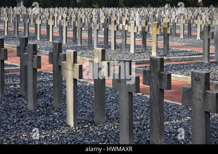 THESSALONIKI, Griechenland - 26. November 2012: Zeitenlik, die Alliierten Soldatenfriedhof und World War I Memorialpark. Enthält die Gräber von der serbischen, F Stockfoto