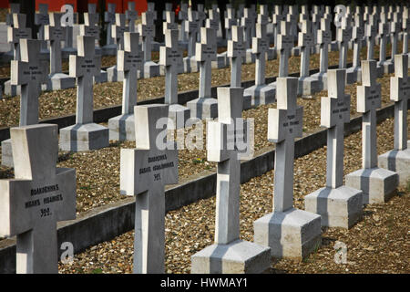 THESSALONIKI, Griechenland - 26. November 2012: Zeitenlik, die Alliierten Soldatenfriedhof und World War I Memorialpark. Enthält die Gräber von der serbischen, F Stockfoto