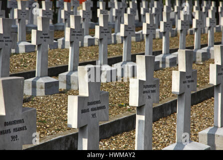 THESSALONIKI, Griechenland - 26. November 2012: Zeitenlik, die Alliierten Soldatenfriedhof und World War I Memorialpark. Enthält die Gräber von der serbischen, F Stockfoto