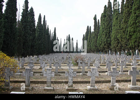 THESSALONIKI, Griechenland - 26. November 2012: Zeitenlik, die Alliierten Soldatenfriedhof und World War I Memorialpark. Enthält die Gräber von der serbischen, F Stockfoto