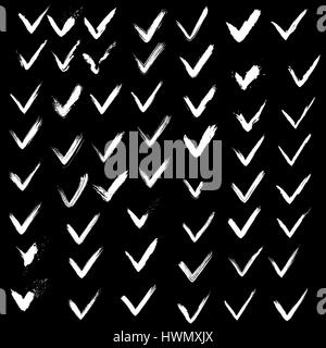 Satz von hand gezeichnete Farbe Tinte Häkchen. Grunge, die schwarzen und weißen Elementen. Abstrakte Pinsel zeichnen. Vektor-Illustration. Stock Vektor