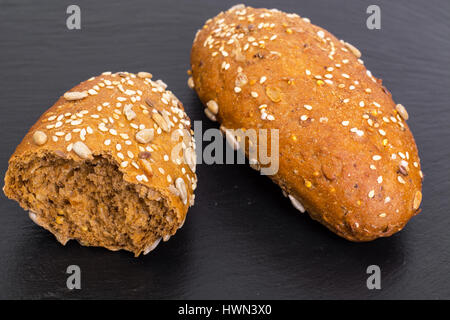 Multi-Korn-Brot mit verschiedenen Samen Stockfoto