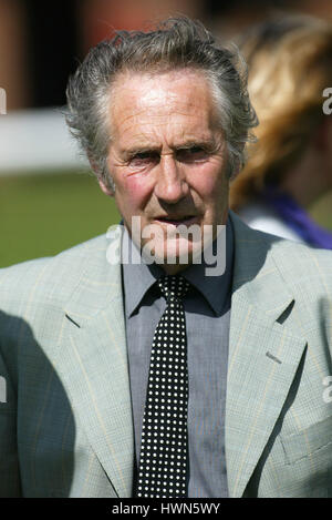 BILL TURNER Rennen PFERDETRAINER 25. Mai 2002 Stockfoto