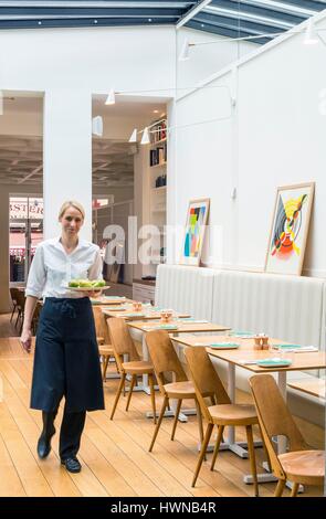 Belgien, Brüssel, Königlichen Galerien Saint Hubert, Galerie du Roi, Hôtel des Galeries, entworfen von Innenarchitekten Fleur Delesalle und Camille Flammarion und eröffnet im Jahr 2015, Restaurant Stockfoto