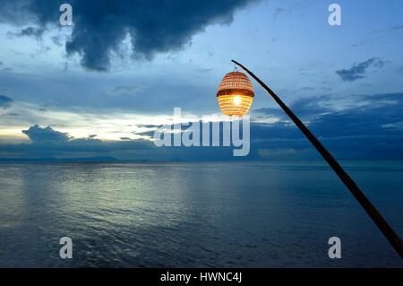 Kambodscha, Krong Kep Provinz, Kep-Dorf, Hängeleuchte, Sonnenuntergang Stockfoto