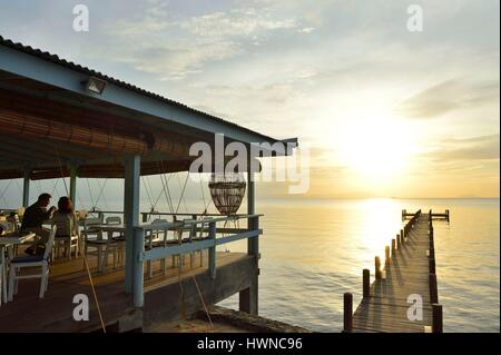 Kambodscha, Krong Kep Provinz, Kep Dorf, Segelclub Warf bei Sonnenuntergang Stockfoto