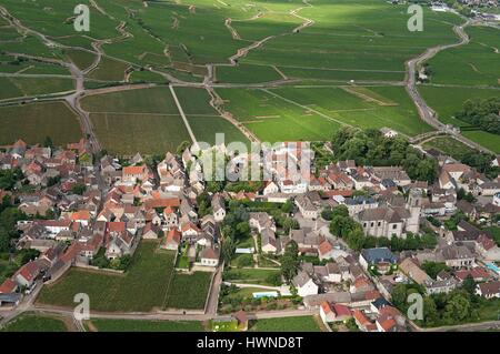 Frankreich, Cote d'Or, Pommard, neben Beaune entfernt, zwischen den Weinbergen dieser Stadt im Norden und eines im Süden, die volnay und jenseits der meursault (Luftbild) Stockfoto