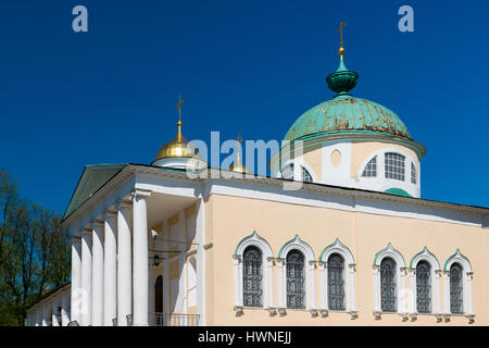 Jaroslawl, Russland - 8. Mai 2016: Der orthodoxen Kirche des Klosters Spaso-Preobraschenskij. Yaroslavl, Russland Stockfoto