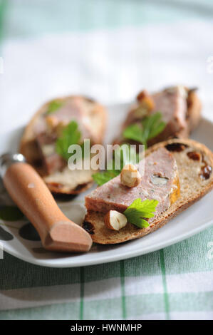 Terrine Lapin Aux Baies Rosen Stockfoto