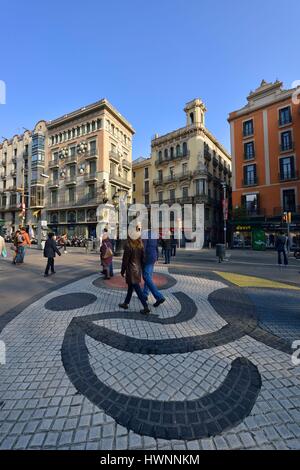 Spanien, Katalonien, Barcelona, Barrio Gotico Bezirk, Las Ramblas, La Rambla de Sant Josep, sich das Mosaik von Joan Miro Stockfoto