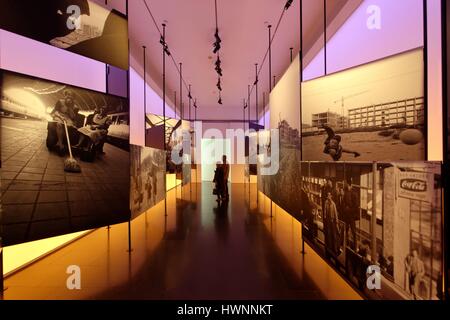 Spanien, Katalonien, Barcelona Raval, das MACBA Museu d'Art Contemporani de Barcelona, Museum für Zeitgenössische Kunst in Barcelona vom Architekten Richard Meier Stockfoto