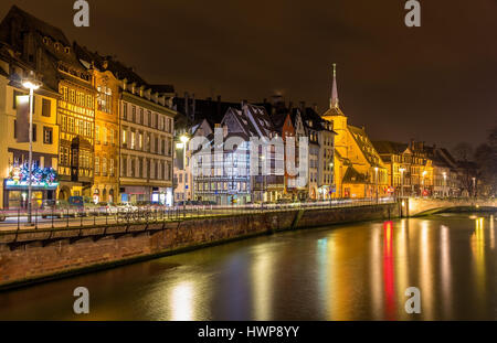 Ufer der Ill in Strassburg - Elsass, Frankreich Stockfoto