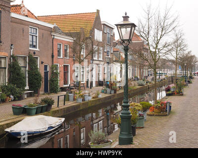 Wohngebiet und einem Kanal in Leiden Stockfoto