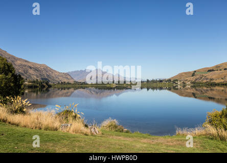 Friedliche Landschaft rund um den See Hayes zwischen Queenstown und Arrowtown in Neuseeland Südinsel Stockfoto