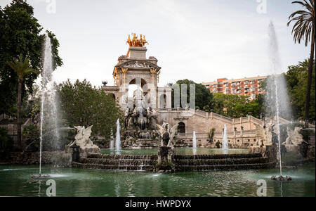 Der berühmte Brunnen Cascada del Parque De La Ciudadela (Parc De La Ciutadella) wurde von Josep Fontserè und zu den Sehenswürdigkeiten und wichtigsten onen entwickelt. Stockfoto