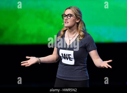 Kate Winslet auf der Bühne an der wir Tag UK Charity Event und Konzert, die SSE-Arena, London. Stockfoto