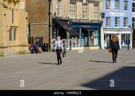 Geschäfte im Stadtzentrum von Cirencester Stockfoto