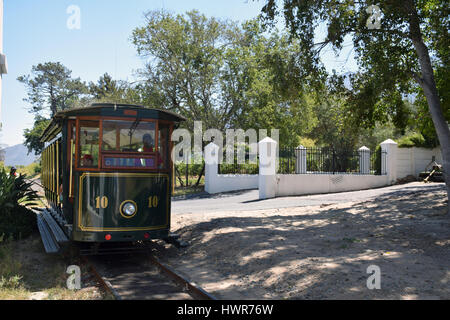 Straßenbahn, Franschhoek, Westkap, Südafrika Wein. Straßenbahnen & Busse verbinden den Weinberg für Touristen. Stockfoto