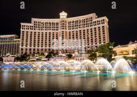 Tanzende Fontänen im Bellagio Hotel Casino in der Nacht - Las Vegas, Nevada, USA Stockfoto