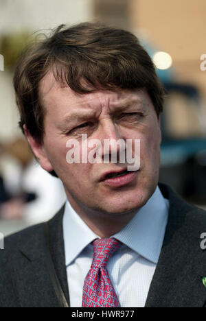 CHRIS Wand Rennen Pferd TRAINER DONCASTER RACECOURSE DONCASTER 1. April 2005 Stockfoto