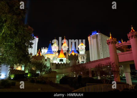 Excalibur Hotel &amp; Casino in der Nacht - Las Vegas, Nevada, USA Stockfoto