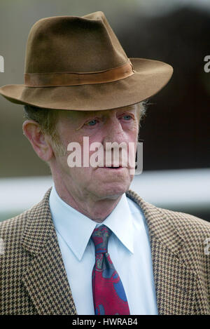 BRIAN MCMAHON RACE HORSE TRAINER NEWMARKET RACECOURSE NEWMARKET 13. April 2004 Stockfoto