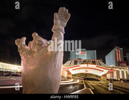 Clown im Circus Circus Hotel &amp; Casino Eingang in der Nacht - Las Vegas, Nevada, USA Stockfoto