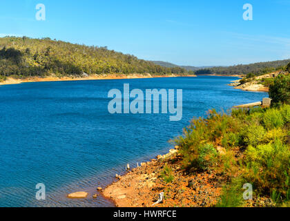 Stausee, Stausee - Mundaring Weir, See C.Y.O'Connor, Trinkwasser-Versorgung, Mundaring, Bereich Perth, Western Australia, Australien Stockfoto